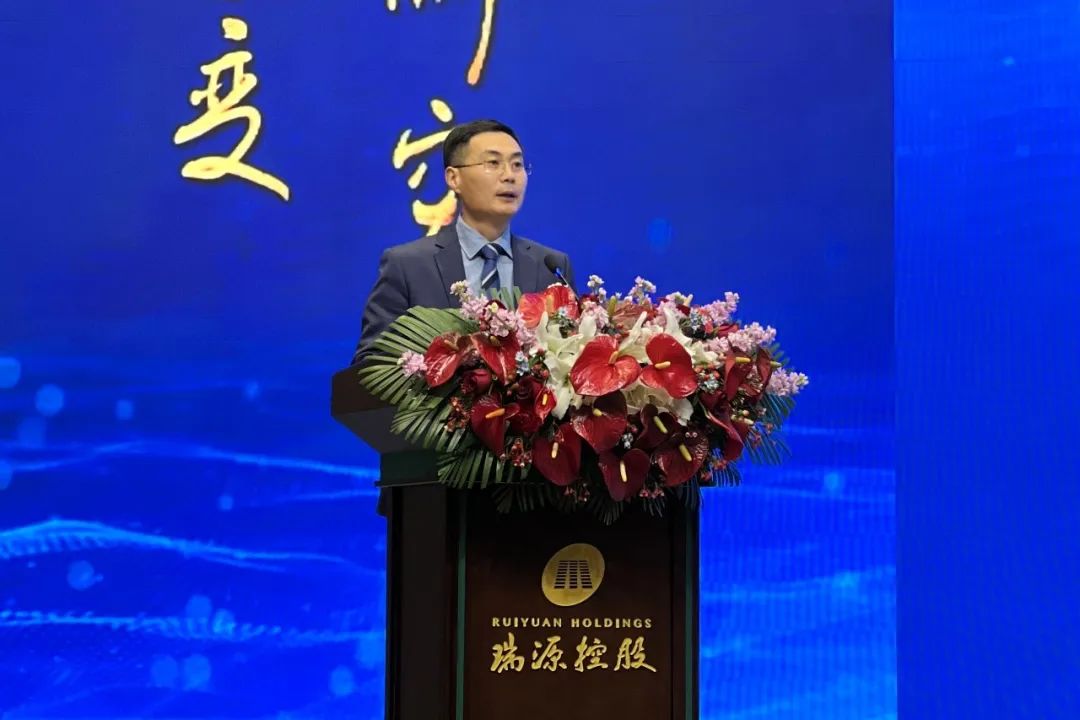 融合聚變，創(chuàng)新突破丨智慧產(chǎn)業(yè)集團2022年度總結(jié)暨表彰大會順利召開